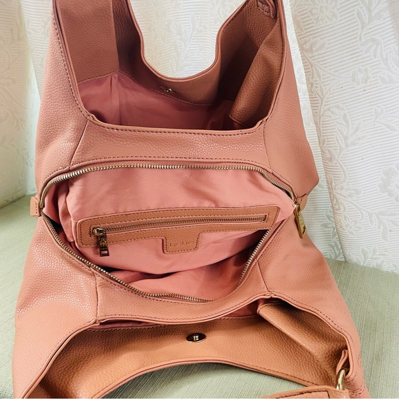 be be Woman's Hobo Bag Peach Color 3 Compartment. SEND ME A REASONABLE OFFER… - Picture 14 of 16